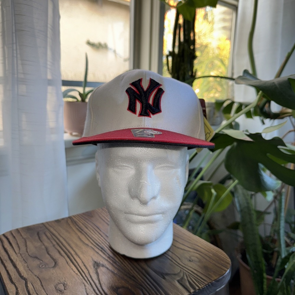 New York Yankees White/ Red Baseball Hat Size‎ 7 3/8